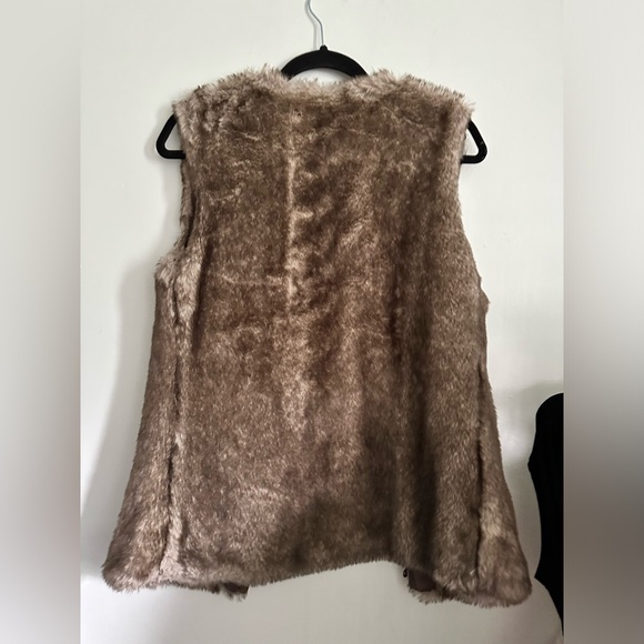 Vintage Mango Faux Fur Vest - Picture 9 of 9